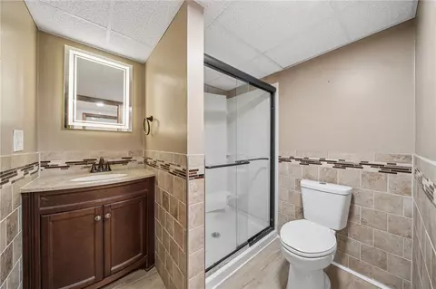 Bath - 458 Wendel Rd, Irwin, PA 15642 photo 3 of 3