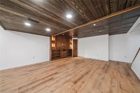 Living - 458 Wendel Rd, Irwin, PA 15642 photo 12 of 12