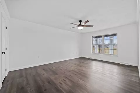 Living - 458 Wendel Rd, Irwin, PA 15642 photo 10 of 12