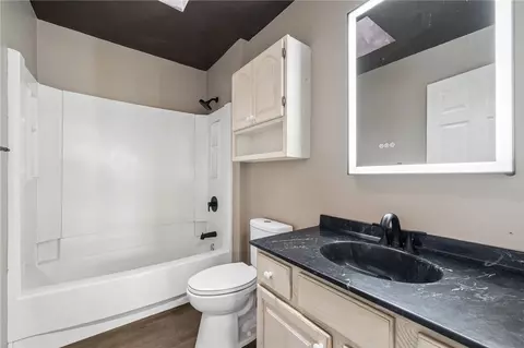 Bath - 458 Wendel Rd, Irwin, PA 15642 photo 2 of 3