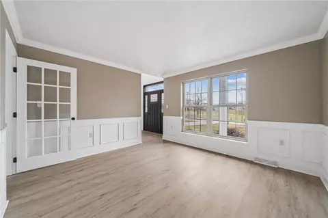 Living - 458 Wendel Rd, Irwin, PA 15642 photo 8 of 12