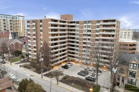 220 N Dithridge #803, Pittsburgh, PA 15213