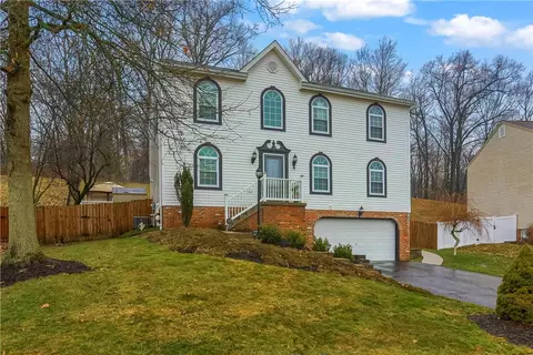 420 Blue Ridge Dr, Moon Twp, PA 15108