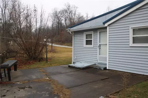 Exterior - 110 Markle Rd, Apollo, PA 15613 photo 3 of 4