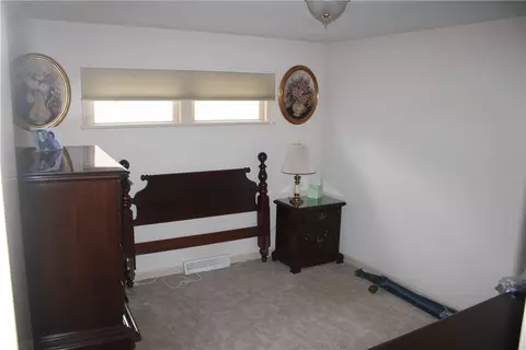 Bedroom - 110 Markle Rd, Apollo, PA 15613 photo 1 of 3