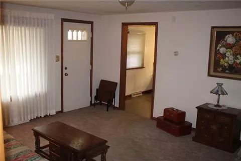 Living - 110 Markle Rd, Apollo, PA 15613 photo 1 of 1