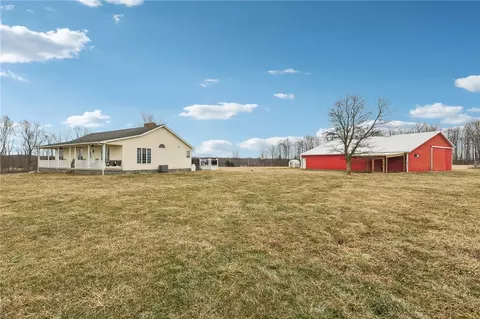 785 Cameron Rd, New Castle, PA 16101