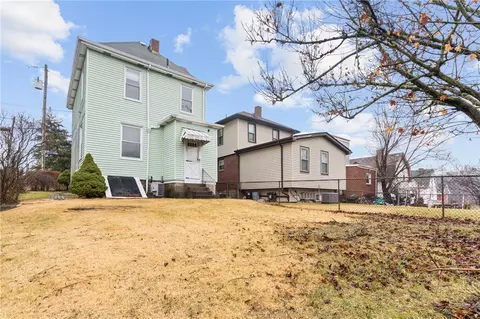 Exterior - 1600 Alverado Ave, Pittsburgh, PA 15216 photo 3 of 4
