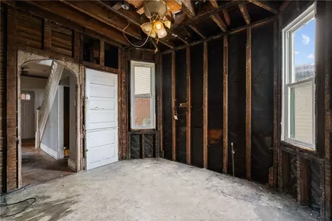 Entry Way - 1600 Alverado Ave, Pittsburgh, PA 15216 photo 2 of 5