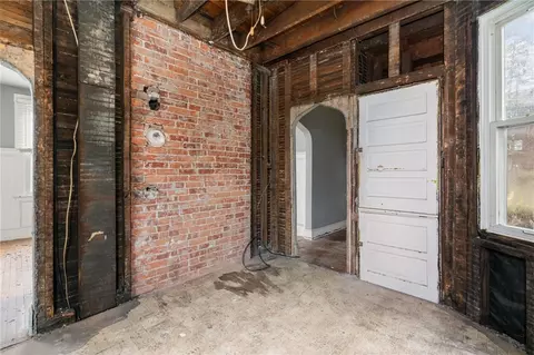 Entry Way - 1600 Alverado Ave, Pittsburgh, PA 15216 photo 3 of 5
