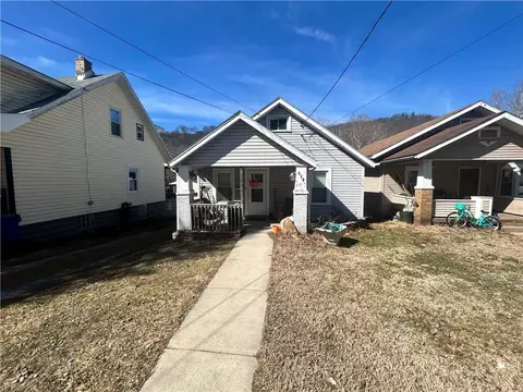 529 Ambridge Ave, Ambridge, PA 15003