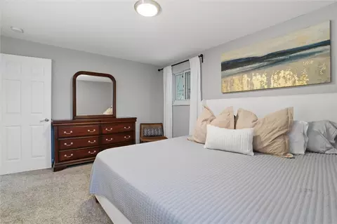 Bedroom - 103 Treeview Dr, Coraopolis, PA 15108 photo 2 of 5