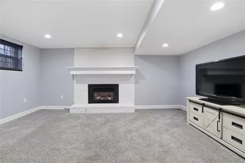 Living - 103 Treeview Dr, Coraopolis, PA 15108 photo 5 of 5