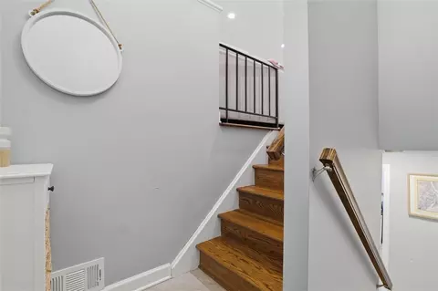 Entry Way - 103 Treeview Dr, Coraopolis, PA 15108 photo 1 of 2