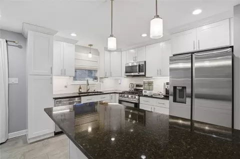 Kitchen - 103 Treeview Dr, Coraopolis, PA 15108 photo 3 of 6
