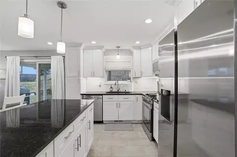 Kitchen - 103 Treeview Dr, Coraopolis, PA 15108 photo 2 of 6