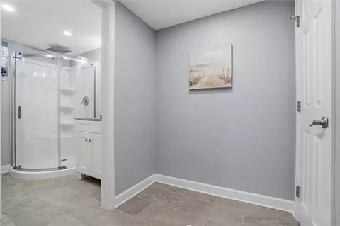 Bath - 103 Treeview Dr, Coraopolis, PA 15108 photo 3 of 5