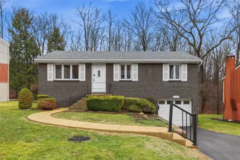 638 National Dr, Pittsburgh, PA 15235