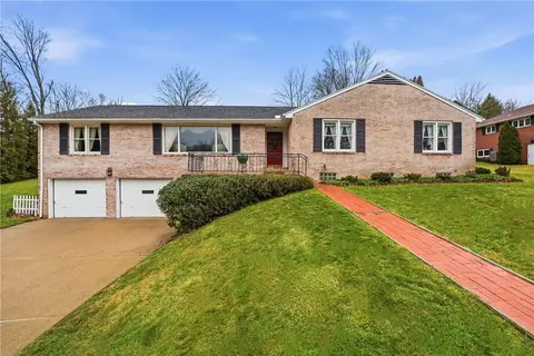 114 Whitehill Dr, New Castle, PA 16105