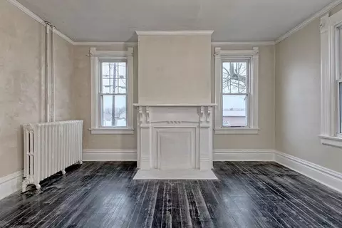Living - 500 Painter St, Everson, PA 15631 photo 2 of 8