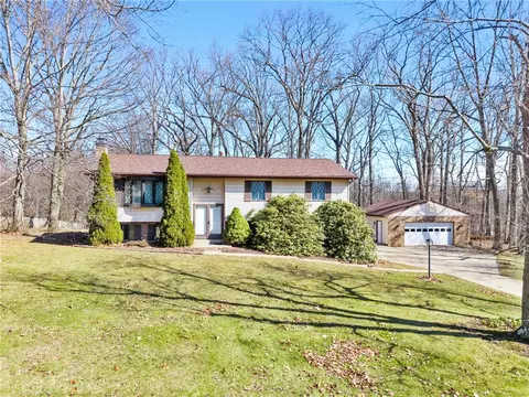 205 Silverdale Dr, Baden, PA 15005