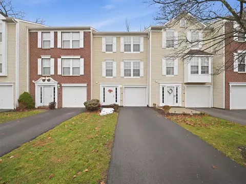 2755 Drake Ct, Gibsonia, PA 15044