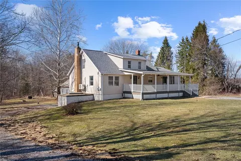 2459 Hillsville Rd, Edinburg, PA 16116