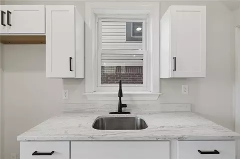 Kitchen - 4136 Winterburn Ave, Pittsburgh, PA 15207 photo 2 of 2