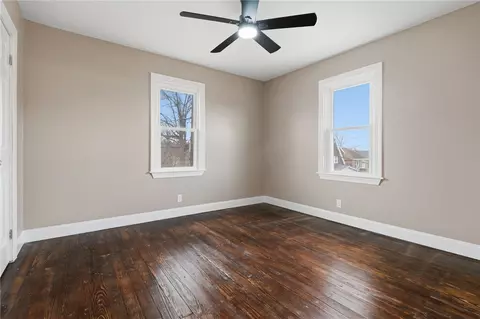 Bedroom - 4136 Winterburn Ave, Pittsburgh, PA 15207 photo 1 of 10