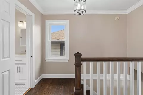 Entry Way - 4136 Winterburn Ave, Pittsburgh, PA 15207 photo 4 of 4