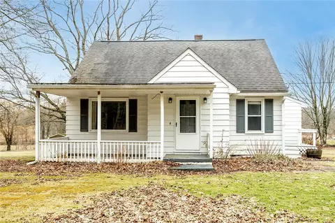 67 George Junior Rd, Grove City, PA 16127