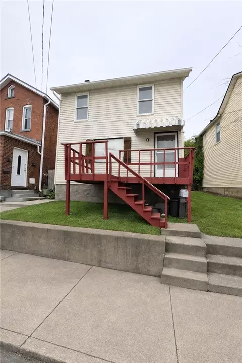 515 E 8th Ave, Tarentum, PA 15084