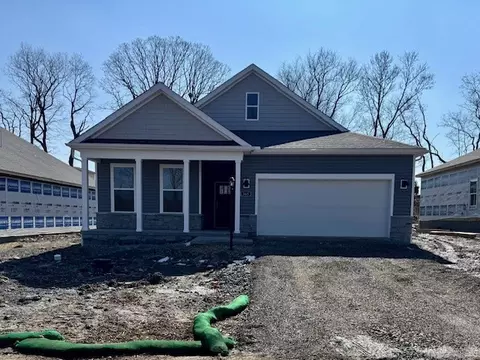 369 Gleneagles Dr, Butler, PA 16001