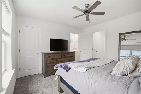 Bedroom - 237 Truth Cir, Harmony, PA 16037 photo 4 of 6