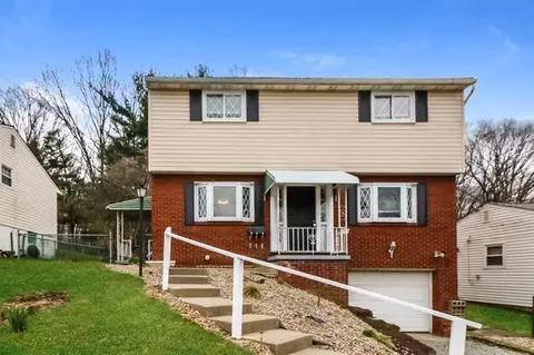 1025 Catherine Dr, Conway, PA 15027