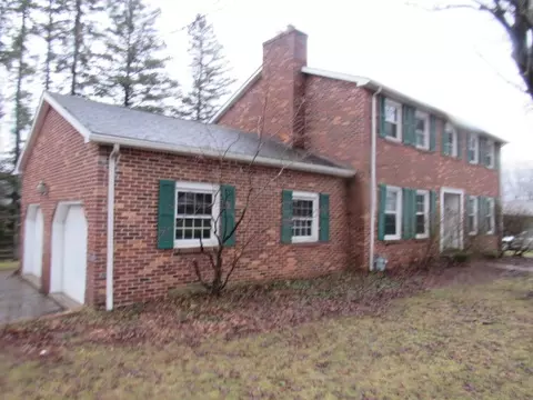 600 Hugh St, Windber, PA 15963