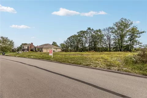 53 Ridgewood Dr, Mcdonald, PA 15057