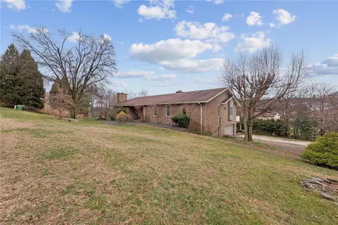 104 Dellview Ct, Greensburg, PA 15601