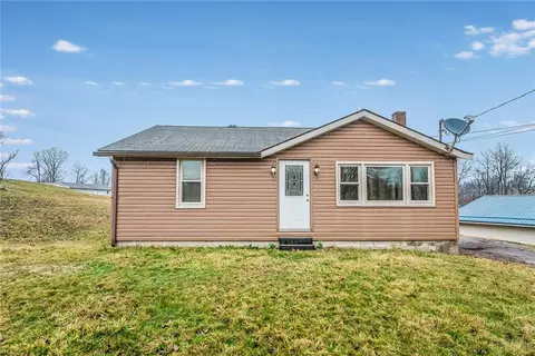 1339 Freeport Rd, Kittanning, PA 16201