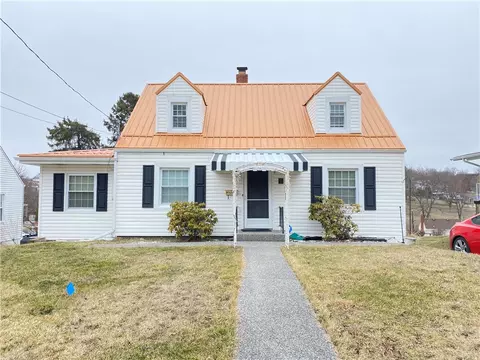 11 Washington Dr, Monessen, PA 15062