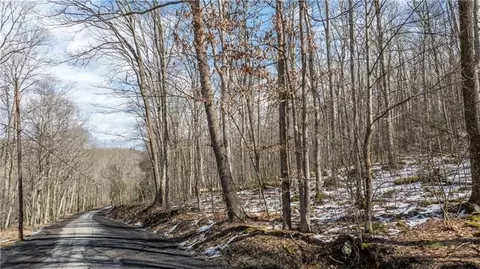 702 Shepherd Rd, Farmington, PA 15437