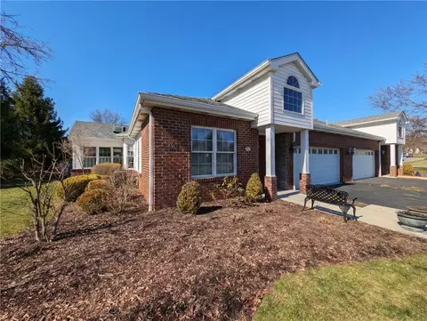 502 Independence Ct, Valencia, PA 16059