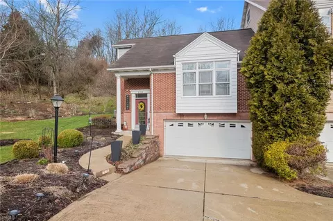 218 Prairie Ct, Freeport, PA 16229
