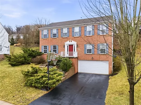 310 Village Dr, Mars, PA 16046