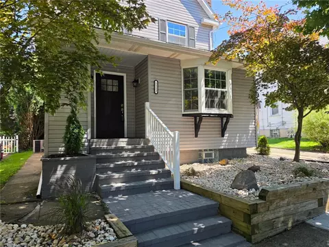 1112 Montana Ave, Natrona Heights, PA 15065