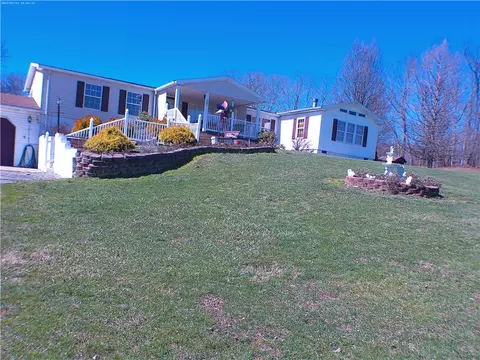 107 Hunting Hills Rd, Dilliner, PA 15327
