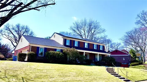 132 Penhurst Dr, Pittsburgh, PA 15235