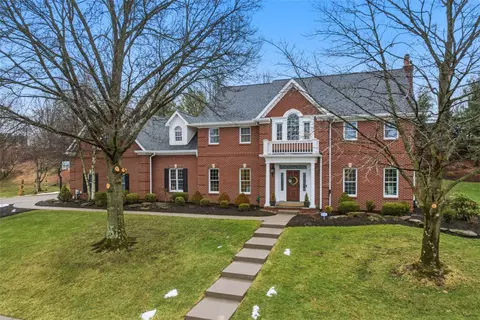 1062 W Grove Ct, Gibsonia, PA 15044