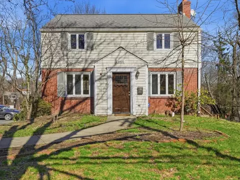 1002 S Greenlawn Dr, Pittsburgh, PA 15216