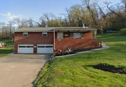 100 Pinewood Dr, Bridgeville, PA 15017